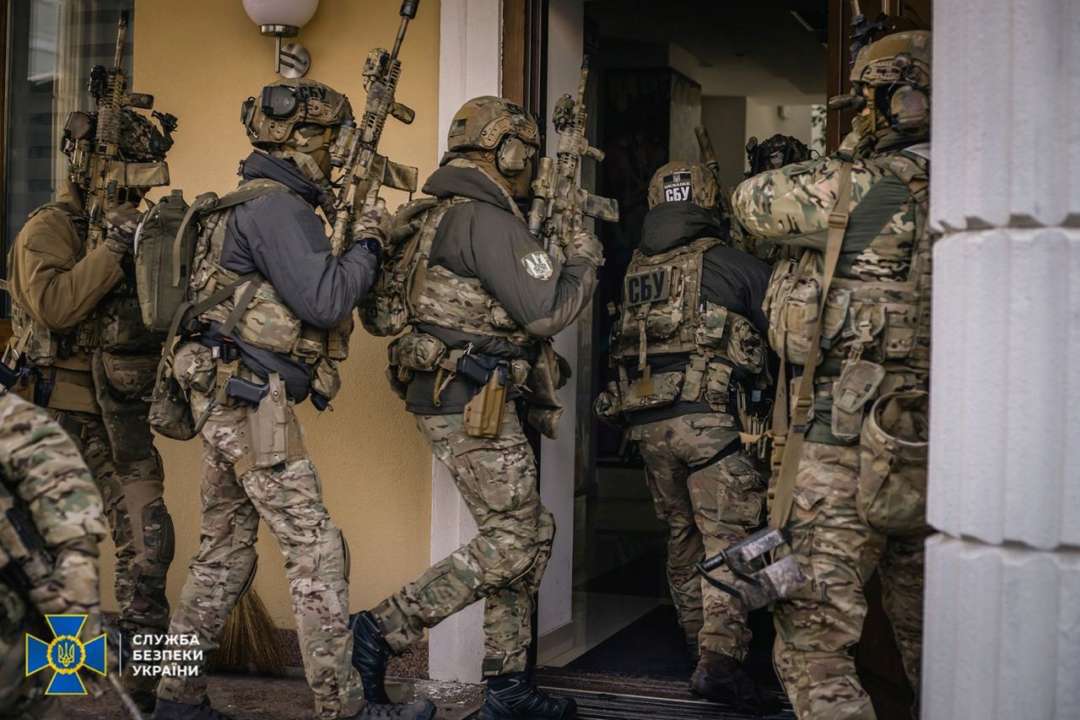 Пойманы руководители созданных российскими оккупантами "отделов образования", а также директора захваченных украинских школ и лицеев Пойманы руководители созданных российскими оккупантами "отделов образования", а также директора захваченных украинских школ и лицеев