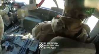 Украинские бойцы сохраняют боевое настроение Украинские бойцы сохраняют боевое настроение