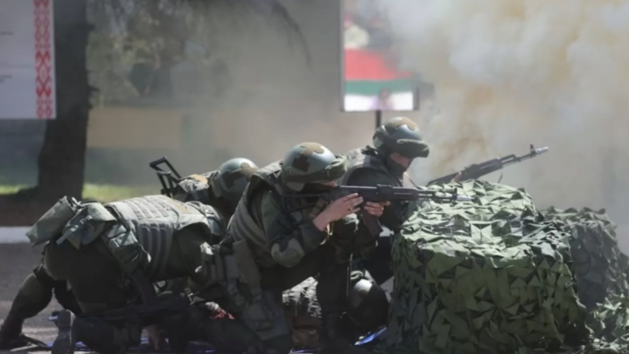 білорусь готує провокації вздовж кордону з Україною/Фото: vsn Силовики білорусі готуються до провокацій у прикордонній зоні з Україною
