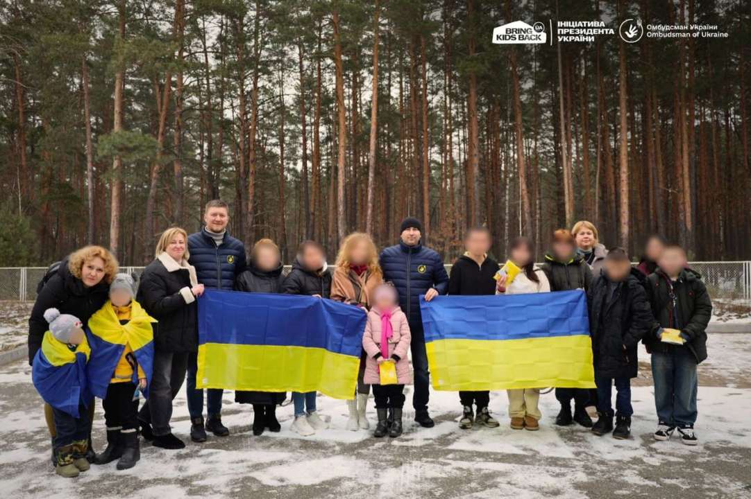 С ВОТ вернули еще восьмерых украинских детей С ВОТ вернули еще восьмерых украинских детей