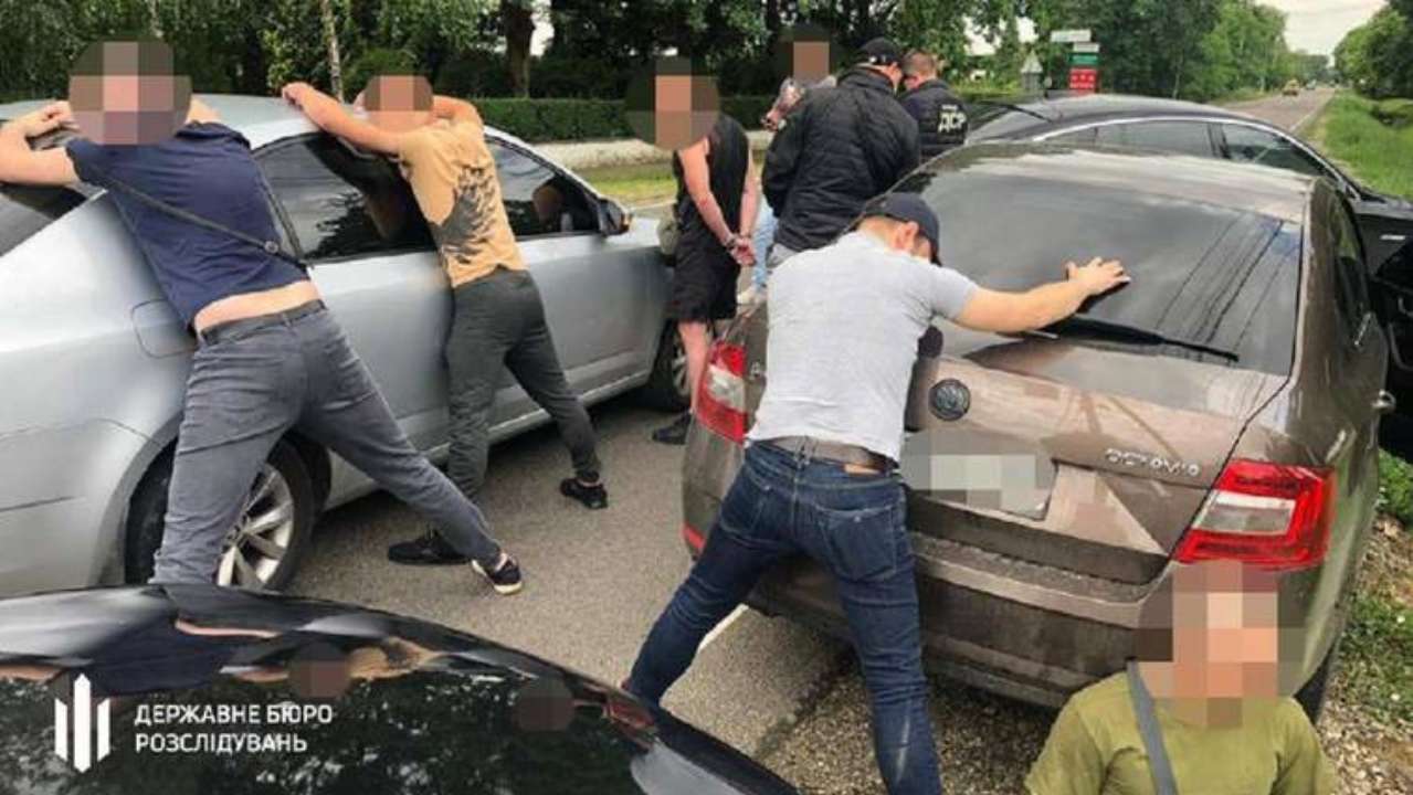 ДБР затримало ухилянтів, які намагались втекти до Угорщини. Фото: Фейсбук орагнізації мобілізація 2023