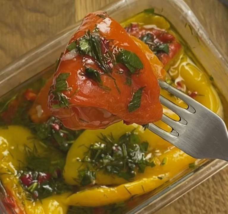 Закуска из запеченных перцев Закуска из запеченных перцев. Видеорецепт