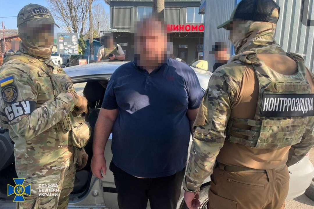 СБУ спіймала ворожого агента, який наводив дрони рф на Сили оборони / Фото: t.me/SBUkr СБУ спіймала ворожого агента, який наводив дрони рф на Сили оборони / Фото: t.me/SBUkr