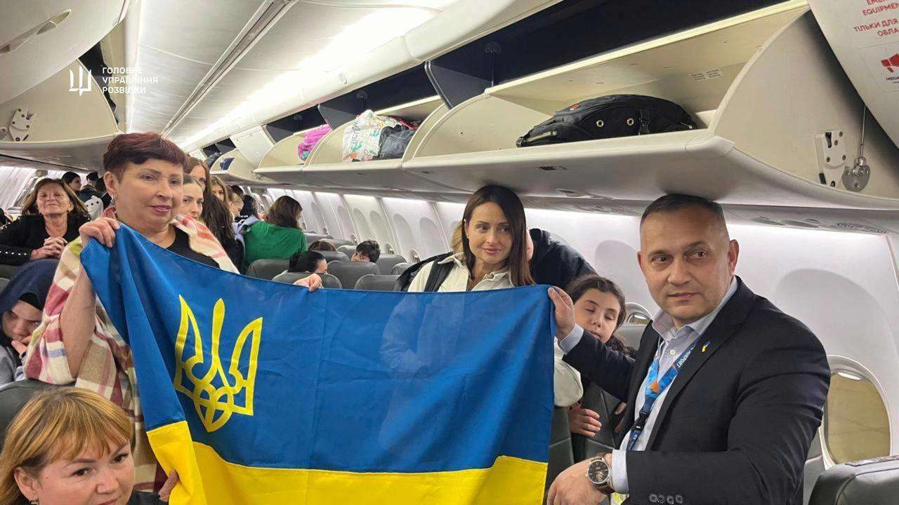 ГУР и МИД Украины эвакуировали из Ливана 179 человек, среди которых – 134 украинцев