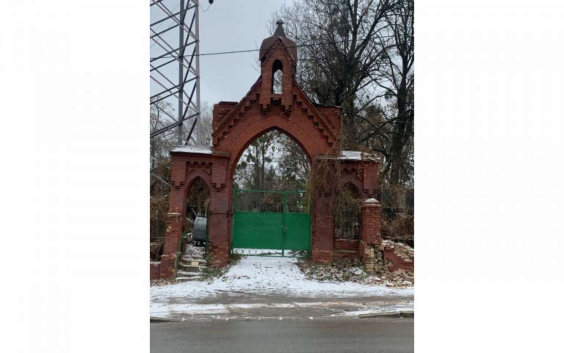 Київська влада проведе додаткові дослідженя всіх конструктивних елементів огорожі Байкового кладовища