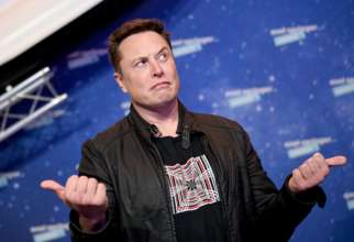Илон Маск решил, как избежать "восстания" роботов-гуманоидов Tesla Bot/Фото: Getty Images Илон Маск