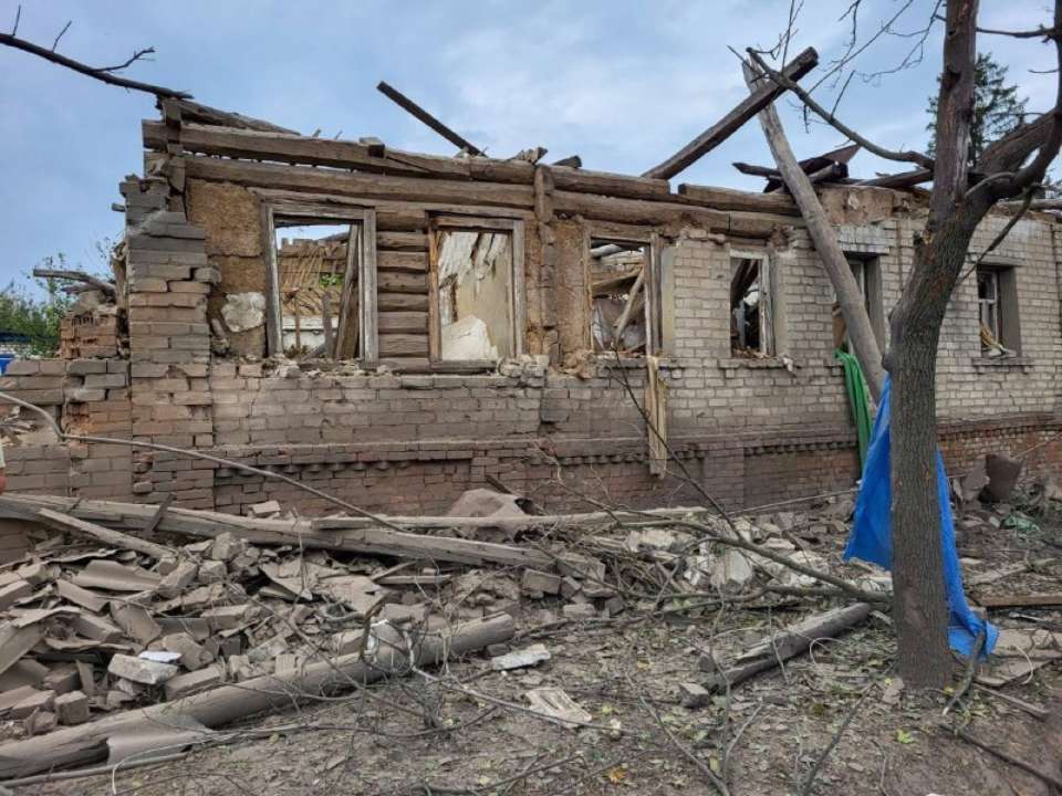 Оккупанты обстреляли Купянск/Фото: председатель Харьковской ОГА Оккупанты ударили управляемой авиабомбой по городу Купянск. Фото
