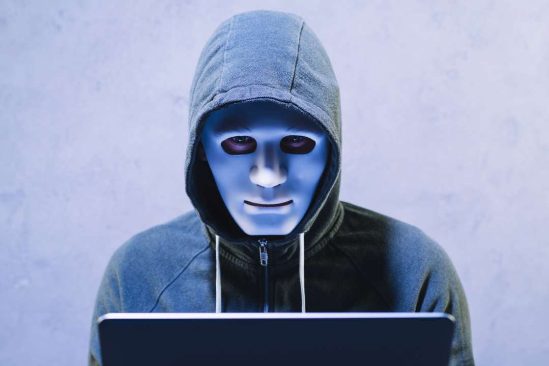 Шахраї можуть вкрасти гроші під виглядом міжнародної допомоги / Фото: Freepik Шахраї можуть вкрасти гроші під виглядом міжнародної допомоги / Фото: Freepik