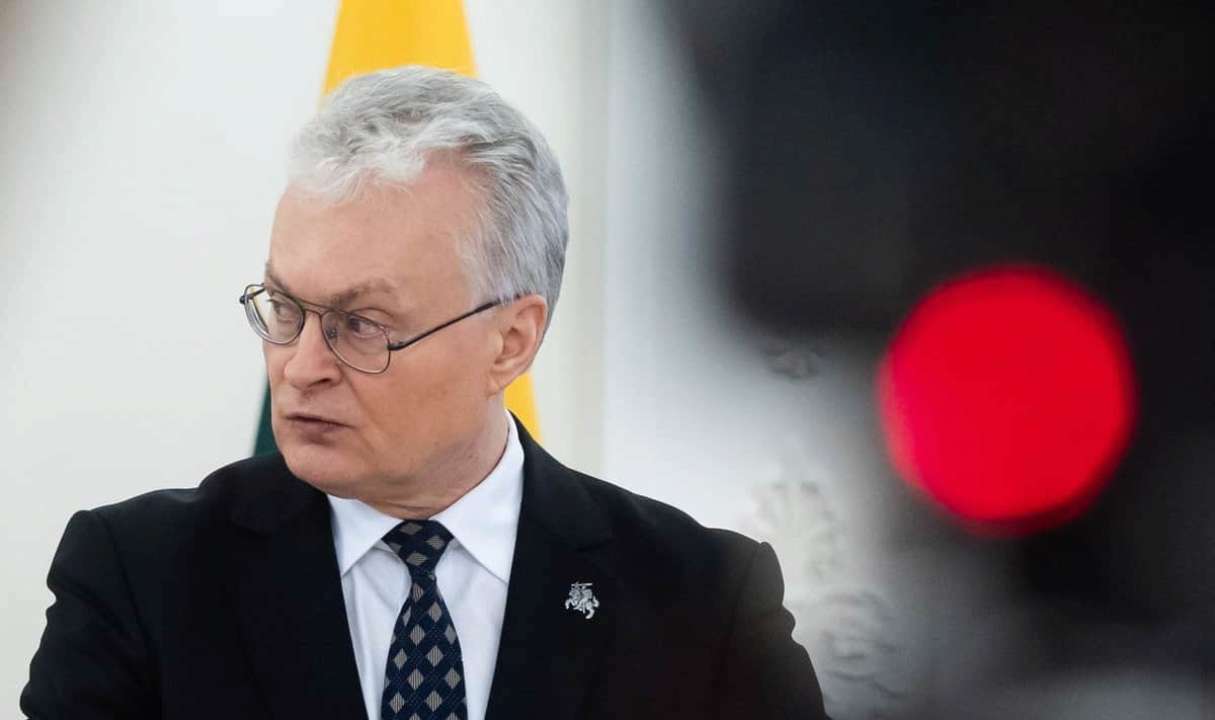 Президент Литвы отреагировал на инциденты с осквернением национальных флагов Президент Литвы отреагировал на инциденты с осквернением национальных флагов