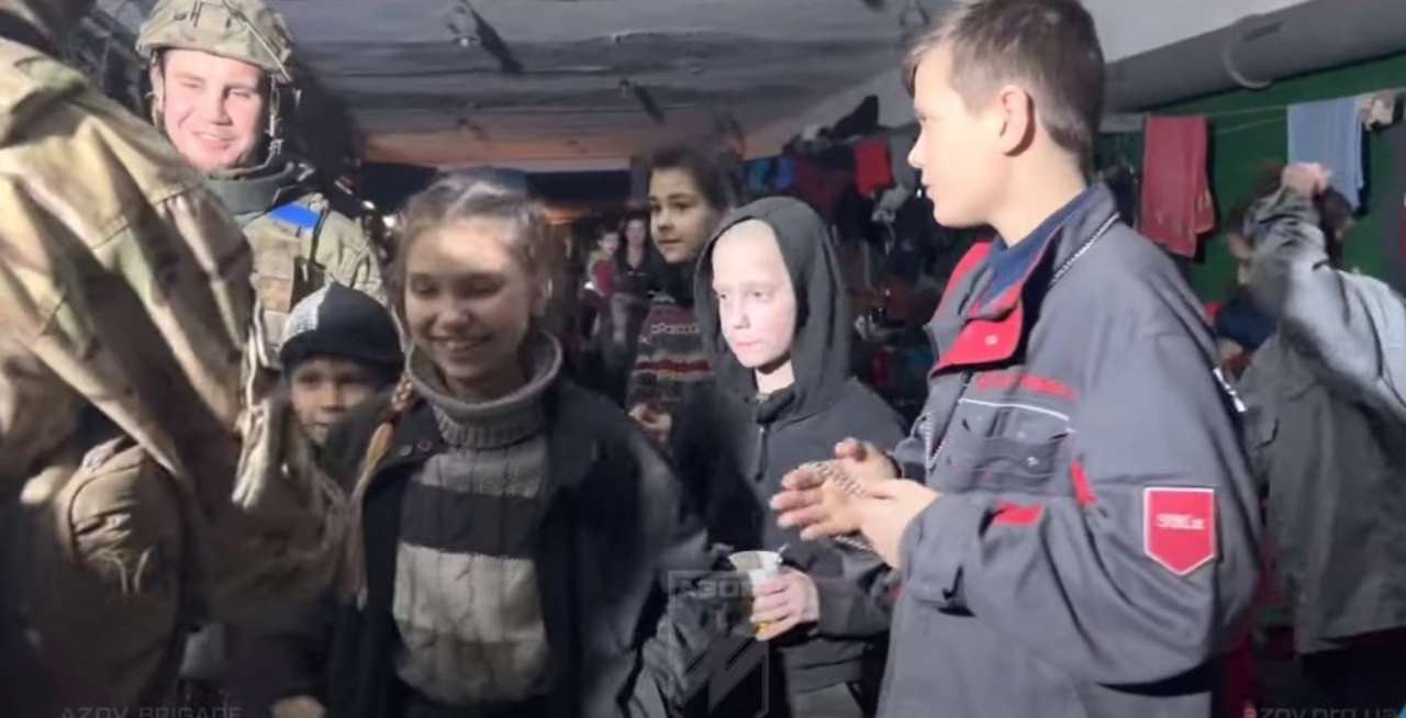 Прем'єра документального фільму про евакуацію мирного населення з "Азовсталі"