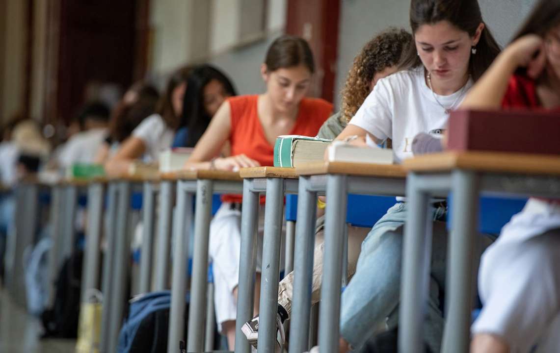 В Украине хотят отменить ГИА для школьников/Фото: apostrophe ГИА могут отменить для учеников 4, 9 и 11 классов: законопроект поступил в ВРУ