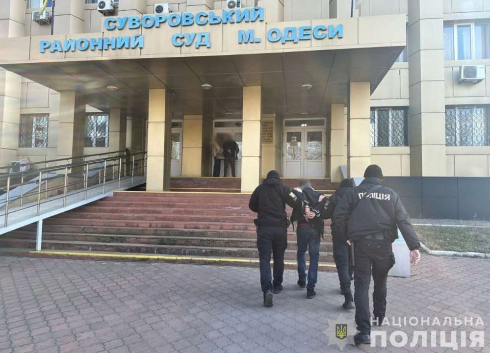 Сума спричинених ними власнику авто збитків буде встановлюватися в ході слідства Сума спричинених ними власнику авто збитків буде встановлюватися в ході слідства
