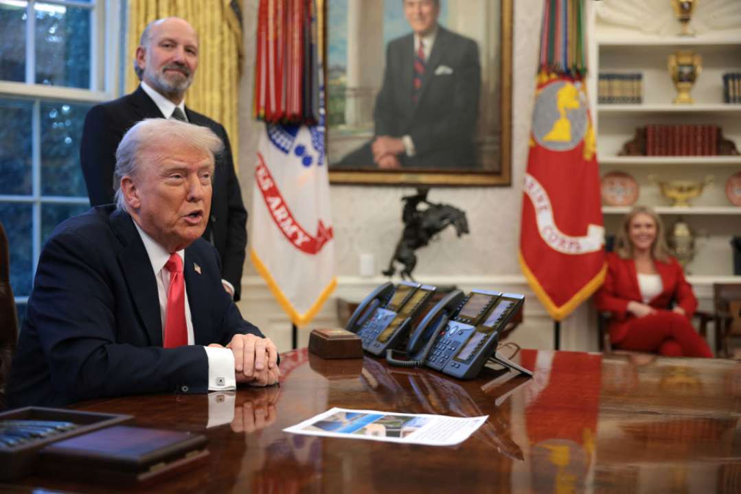 Трамп продаватиме "золоті візи" по 5 мільйонів доларів/Фото: Alex Wong/Getty Images Трамп заявив про запуск "золотих віз", які дозволять легальне проживання у США за $5 мільйонів