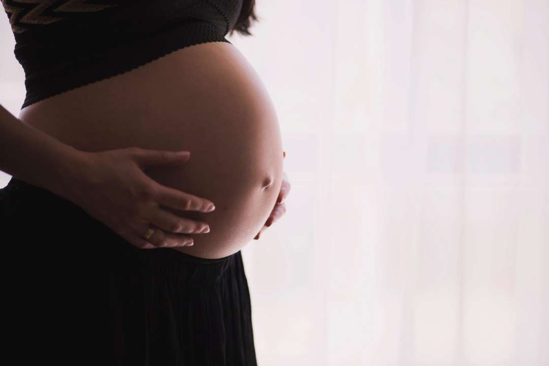 Фото: Unsplash/ Автор - freestocks Репродуктолог протягом 50 років заміняв сім'яну рідину
