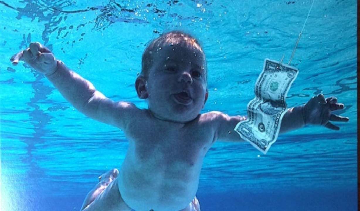Хлопчик з обкладинки альбому Nirvana подав до суду на гурт