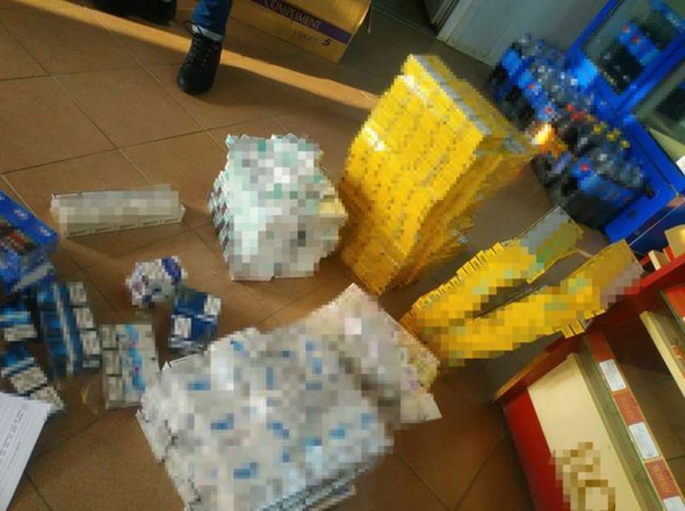 Поблизу Львова було виявлено лабораторії з виготовлення підробленого алкоголю та цигарок