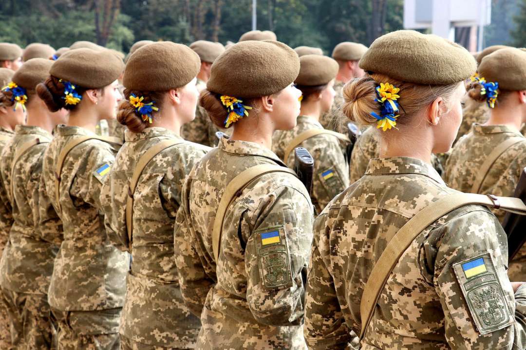 Военный учет для женщин: в ВСУ сообщили, когда украинкам нужно идти в военкоматы