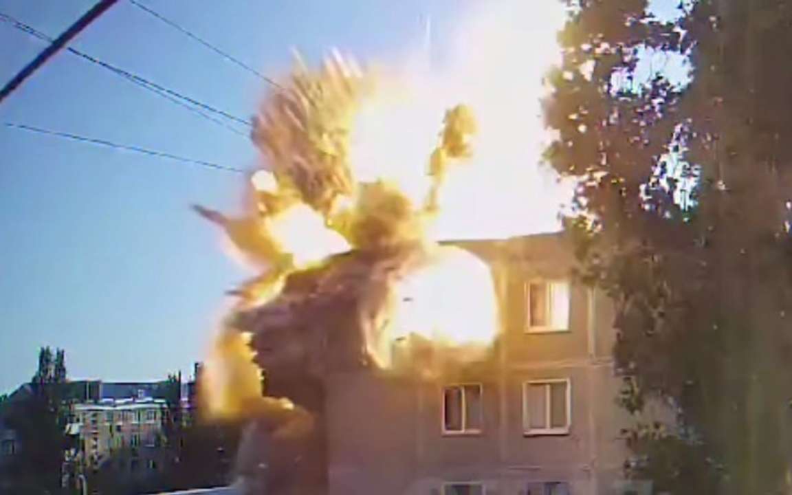 Моторошне відео попадання російської ракети в багатоповерхівку в Миколаєві/Фото: скріншот з відео Миколаєв
