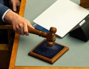 Депутати Рійгікогу прийняли закон, що дозволяє використовувати заморожені російські активи Парламент Естонії ухвалив закон про використання заморожених активів рф на користь України