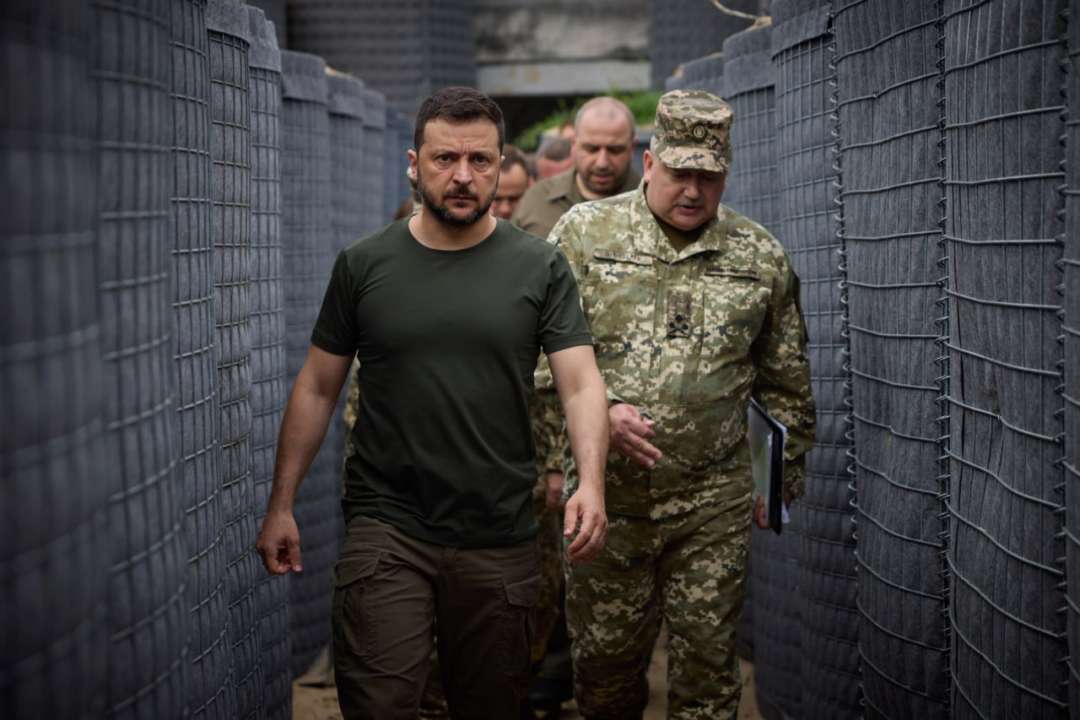 Зеленский осмотрел обустройство траншей, огневых сооружений и позиций, блиндажей на одном из опорных пунктов в Волынской области Зеленский осмотрел обустройство траншей, огневых сооружений и позиций, блиндажей на одном из опорных пунктов в Волынской области