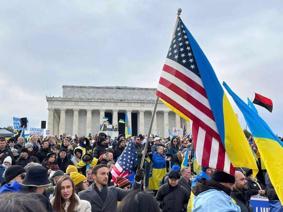 У низці країн відбулись мітинги українців, приурочені до 3-річниці повномасштабного вторгнення росії У низці країн відбулись мітинги українців, приурочені до 3-річниці повномасштабного вторгнення росії