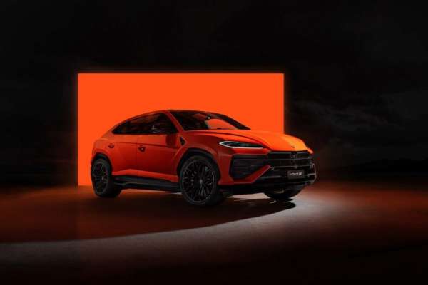 Фото: Lamborghini Бичок тепер екологічніший: Lamborghini представила гібридну версію своєї найпопулярнішої моделі
