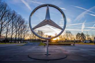 Фото: Getty Images/Автор - Thomas Niedermueller Автобусы Mercedes будут производить в Украине