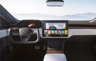 В електрокарах Tesla можна грати у відеоігри за кермом/Фото: Tesla Tesla
