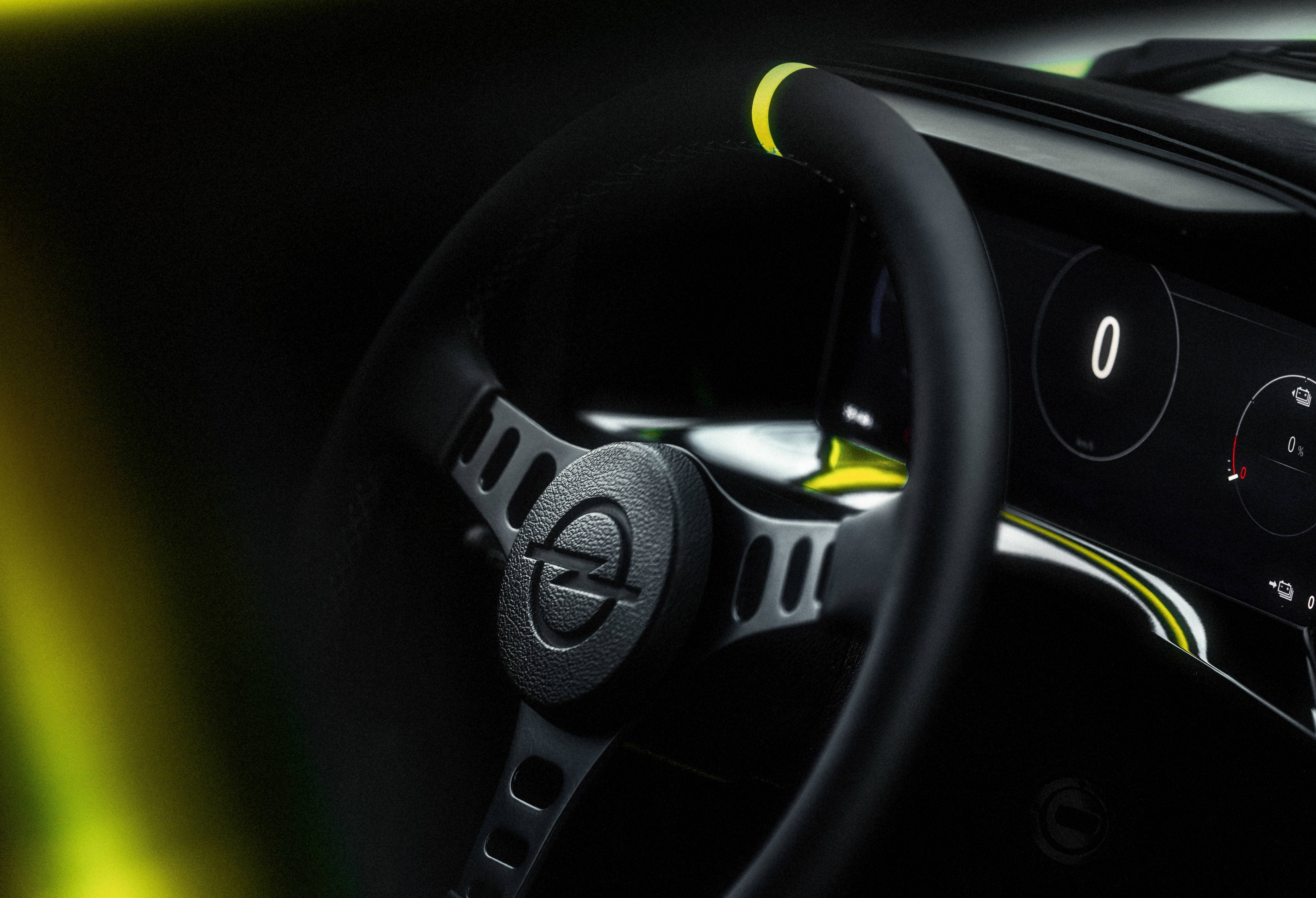Фото: Opel Automobile GmbH Opel представила электрический спорткар в классическом стиле