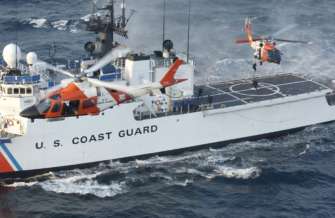 Фото: Getty Images/U.S. Coast Guard У США на весіллі запустили сигнальні ракети. Берегова охорона через це розпочала рятувальну операцію