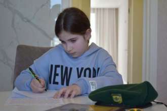 10-летняя украинка написала письмо Елизавете II с просьбой остановить агрессию РФ/Фото: Facebook/Автор: krrada.official krrada.official