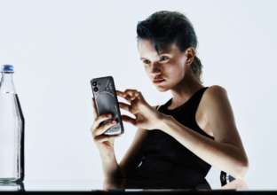 Фото: Nothing Разрушение смартфонных шаблонов продолжается: представлен Nothing Phone (2)