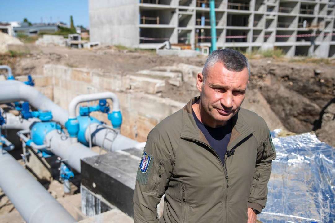 Задолженность, которую государство обещает погасить уже 2-й год подряд, на сегодняшний день перед Киевом составляет 6,8 миллиарда гривен. А по всей стране – 36 миллиардов