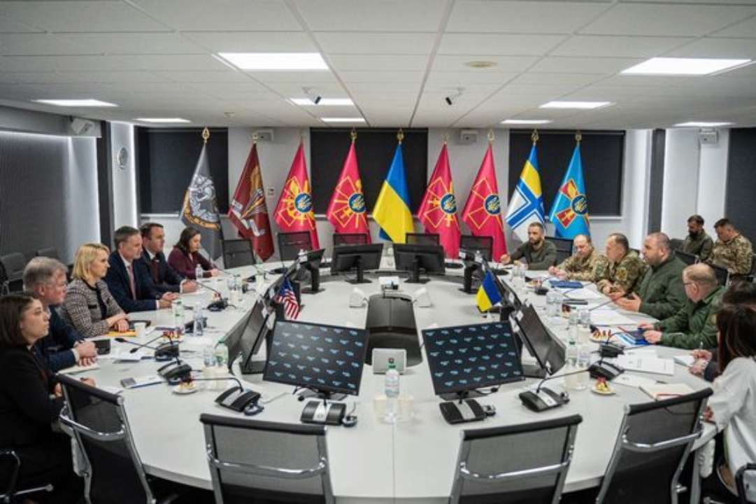 Як відомо, до Києва прибув старший директор з питань Європи в Раді нацбезпеки США Майкл Карпентер Як відомо, до Києва прибув старший директор з питань Європи в Раді нацбезпеки США Майкл Карпентер
