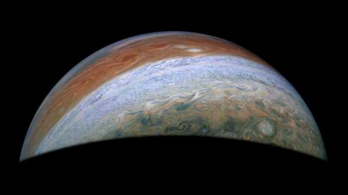 Фото: NASA Штормовой калейдоскоп: NASA поделилось новыми потрясающими снимками Юпитера