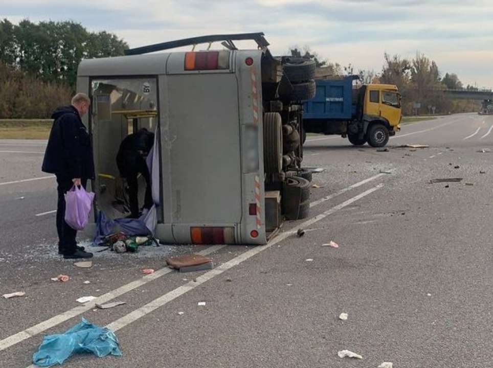 pol.kyivregion В ДТП под Киевом пострадали шесть белорусов