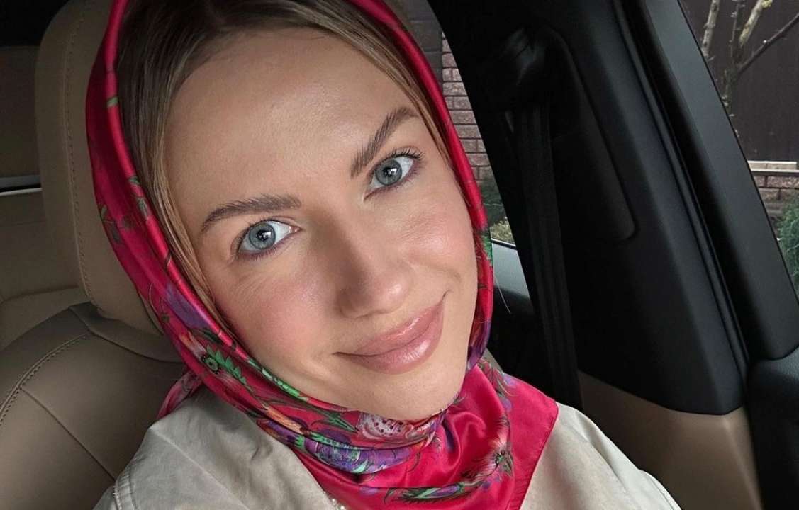 Пасха удалась: над Лесей Никитюк забавно пошутил священник в церкви