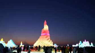 У Китаї звели величезне крижане місто/Фото: Harbin Ice-Snow World Китай