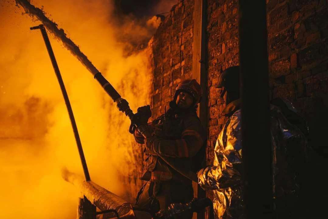 В ГСЧС показали последствия ударов по Киевской области/Фото: ГСЧС В ГСЧС показали последствия ударов по Киевской области/Фото: ГСЧС