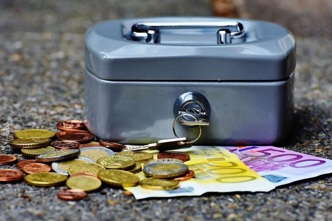Евро падает: курс валют 12 мая