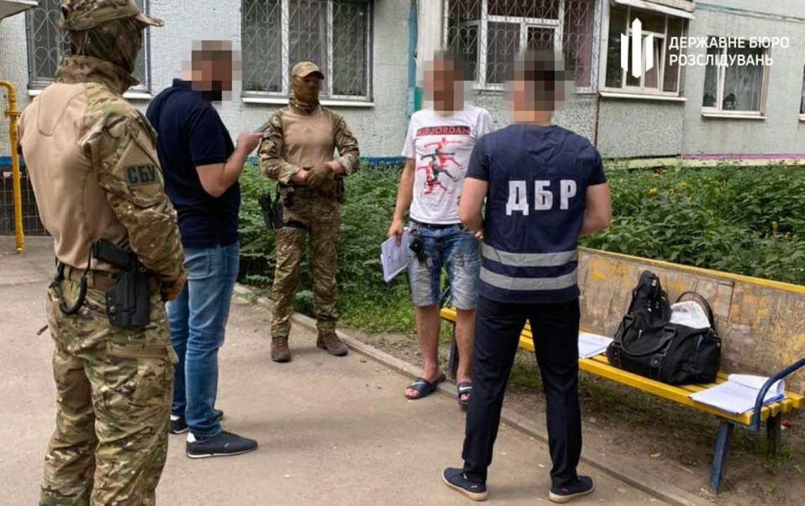 В Харьковской области будут судить эксправохранителя/Фото: ГБР В Харьковской области будут судить правохранителя, который выбивал деньги из наркозависимых