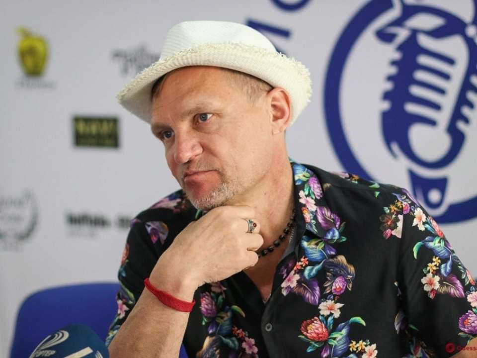 Олег Скрипка заявив, що красиві жінки самі притягують до себе агресивних чоловіків: реакція мережі