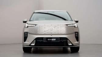 Фото: Volvo Комфортно, как в гостиной: Volvo представила свой первый электрический минивэн EM90. Фото