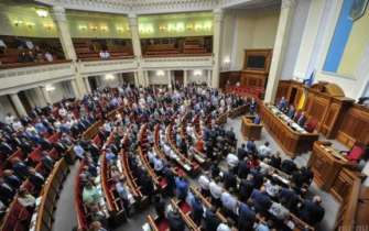 Рада дала НБУ рік відстрочки на запуск адмінпроцедури і дозволила дарувати майно Міноборони Рада дала НБУ рік відстрочки на запуск адмінпроцедури і дозволила дарувати майно Міноборони