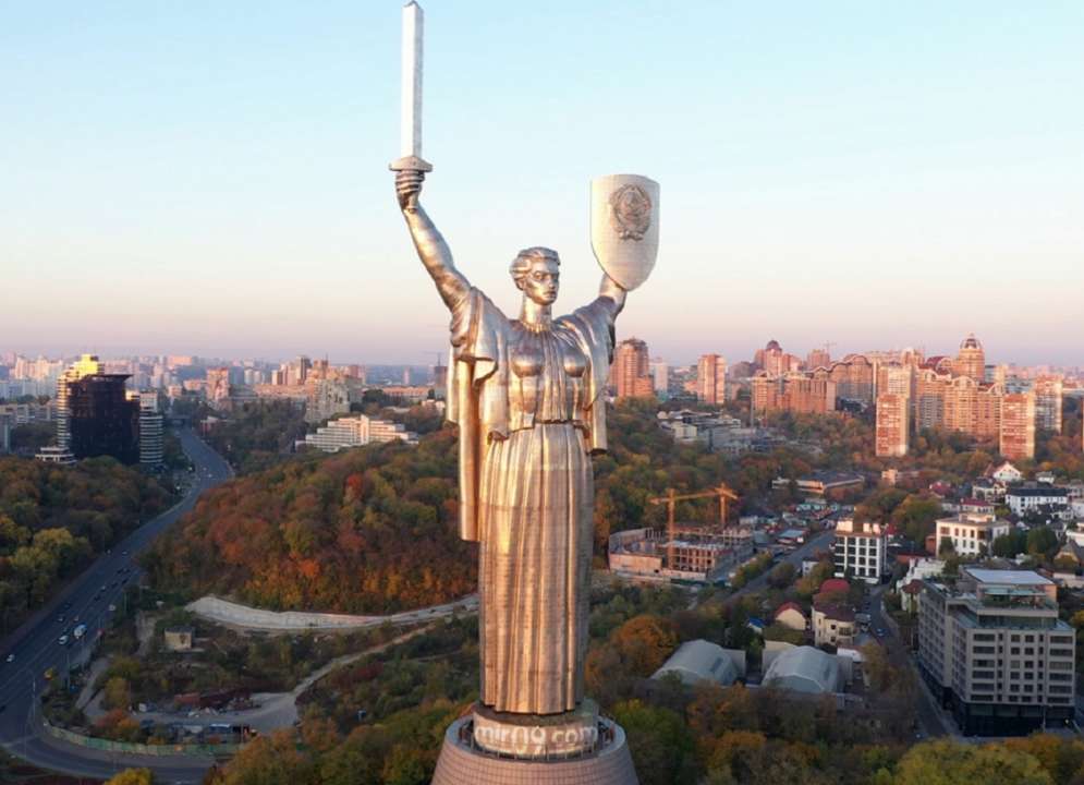 Когда снимут герб СССР с "Родины-Матери"/Фото: wikipedia Когда снимут герб СССР с "Родины-Матери"