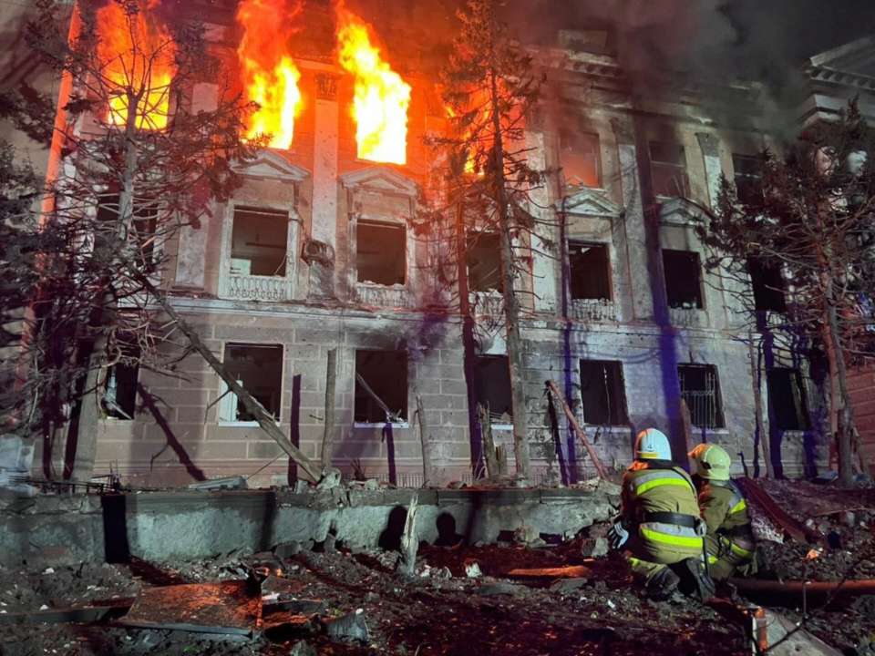 рашисты атаковали "Калибрами" Николаев/Фото: Владислав Назаров Ночью россияне атаковали Николаев "Калибрами": есть погибшие и раненые