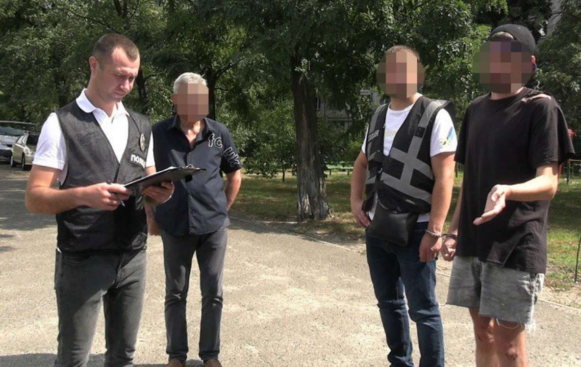 В Киеве задержан мужчина, который поджег 12 машин военных