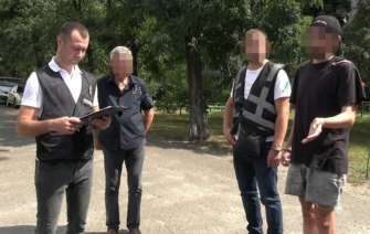 У Києві затримано чоловіка, який підпалив 12 машин військових/Фото: поліція Києва У Києві затримали чоловіка, який підпалив 12 машин військових