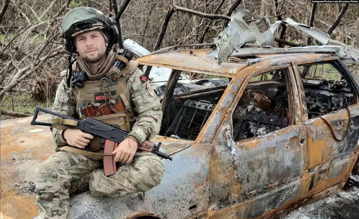 "Щоб не розчаровуватись, не потрібно ідеалізувати": військовий "Лата" про Зеленського та Залужного/Фото: Інстаграм Євген Лата "Щоб не розчаровуватись, не потрібно ідеалізувати": військовий "Лата" про Зеленського та Залужного