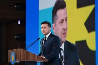 Фото: Офіс президента Зеленський підписав указ про висадку мільярда дерев в Україні